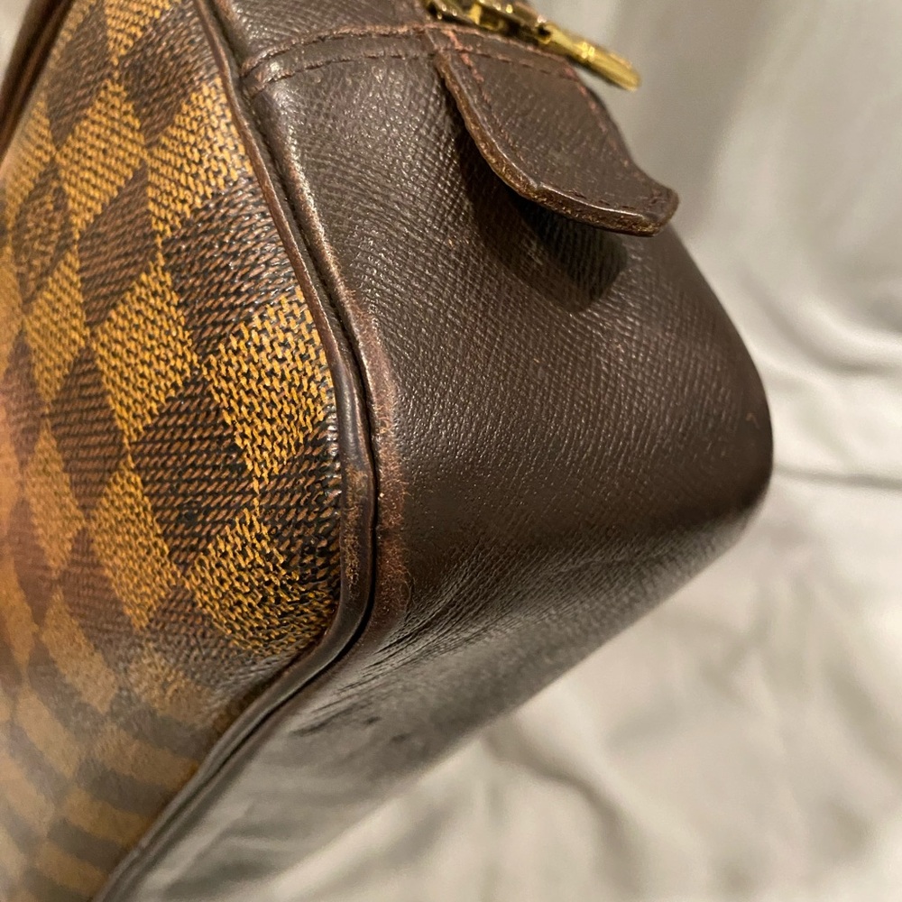 Louis Vuitton Damier Clutch/Pouch - Picture 9 of 16